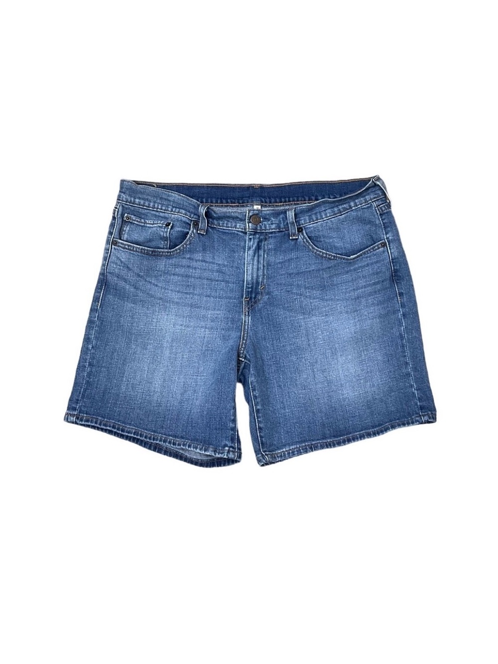 Levi’s blue Jean shorts 5 pocket design button zipper closure 6.5” inseam sz 31